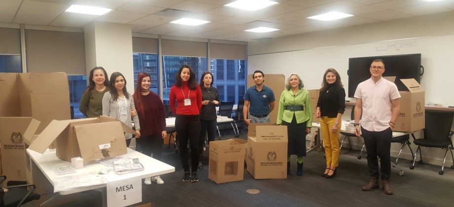 Consulado de Colombia en Vancouver inició la jornada final del proceso electoral en el exterior para Congreso y consultas interpartidistas 2018