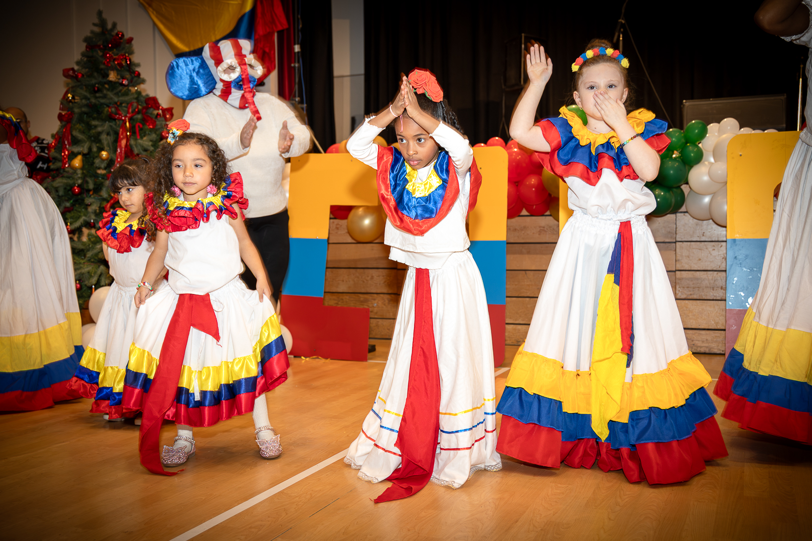 Tradición que nos une: Celebración del Día de las Velitas con la comunidad colombiana