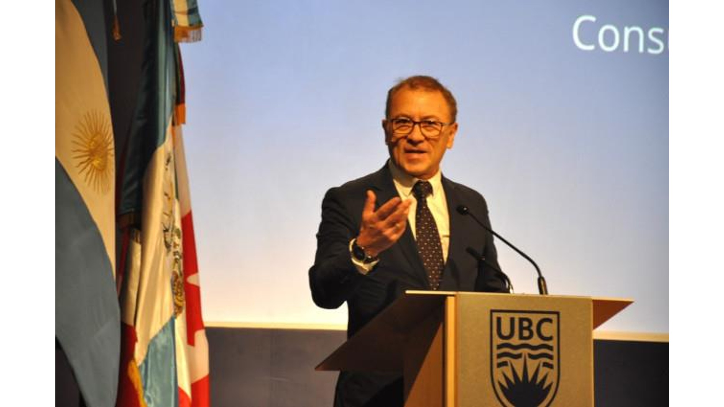 Cónsul Jorge Humberto Ojeda insta a fortalecer lazos comerciales con Columbia Británica